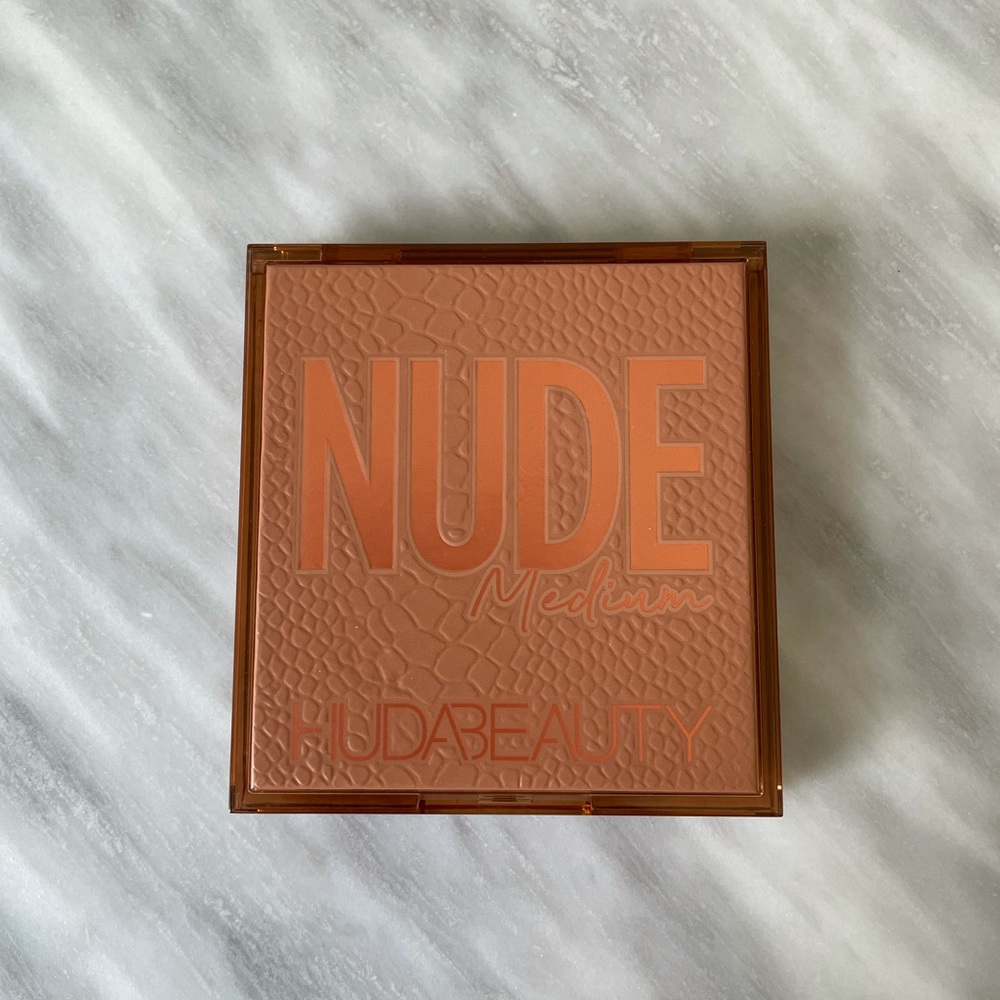 Huda Beauty Nude Obsessions palette